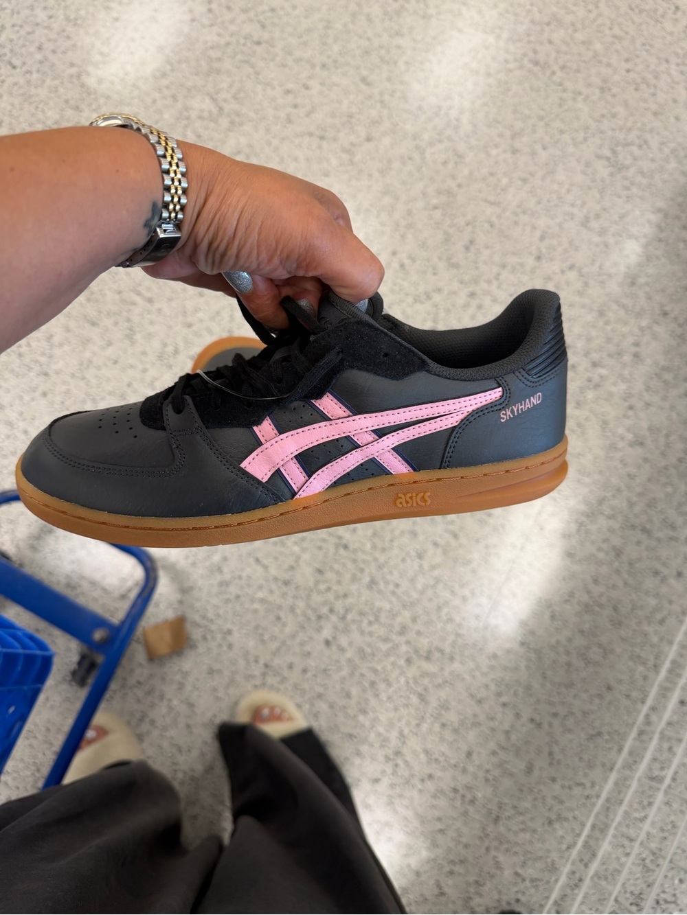 ASICS men Black Sneakers with Pink Stripes and Gum Sole